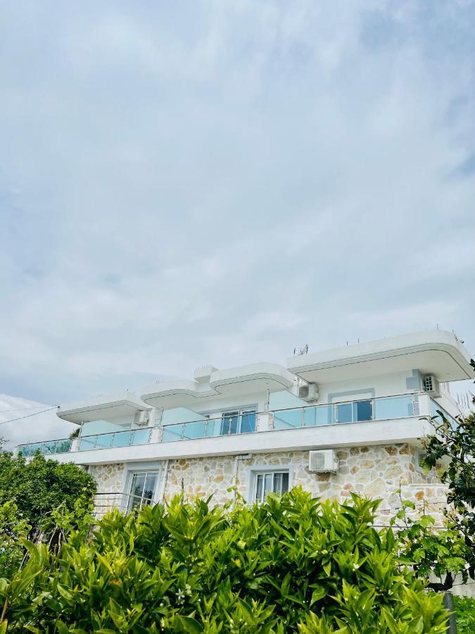 Mistral Inn Himare Exteriör bild