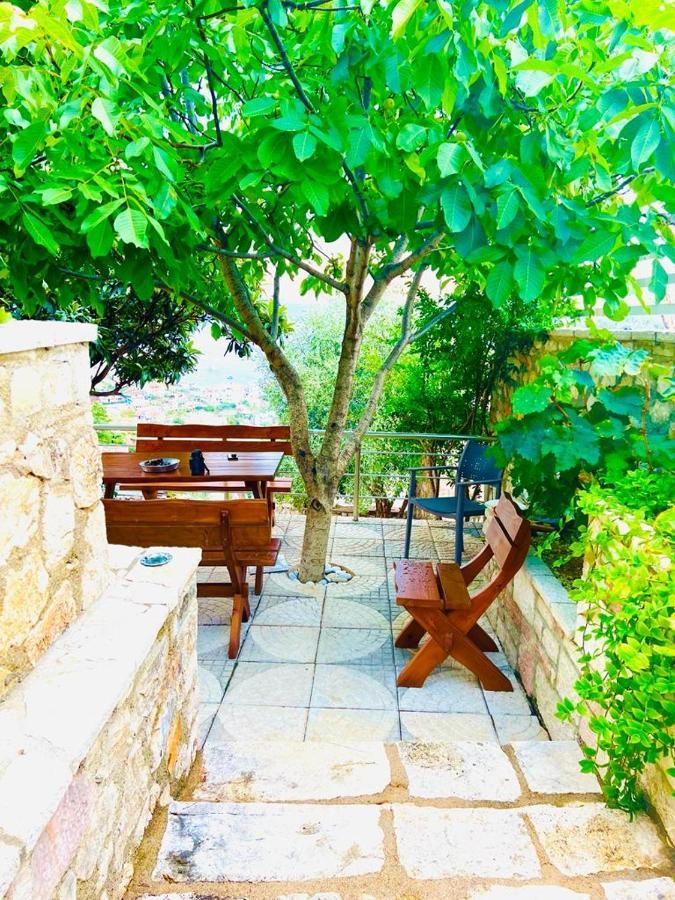 Mistral Inn Himare Exteriör bild