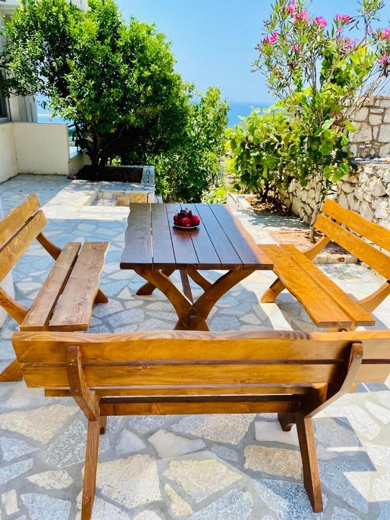 Mistral Inn Himare Exteriör bild